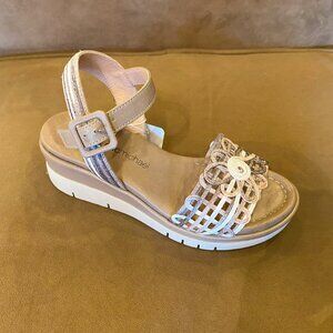 Eric Michael - Vivian Camel (NEW W/ BOX)